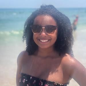 Meet your Posher, Kendra